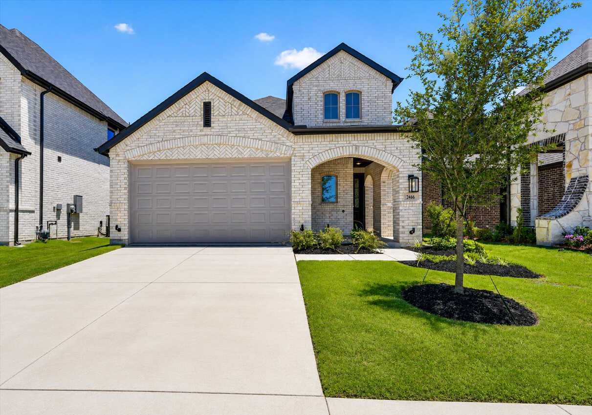 Plan Everleigh - Creekshaw: Royse City, Texas - Highland Homes