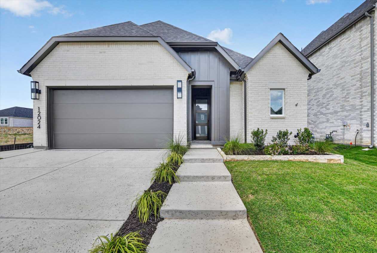Plan Alpina - Treeline: Justin, Texas - Highland Homes