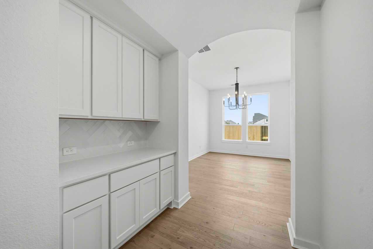 Butler's Pantry/Formal Dining Room