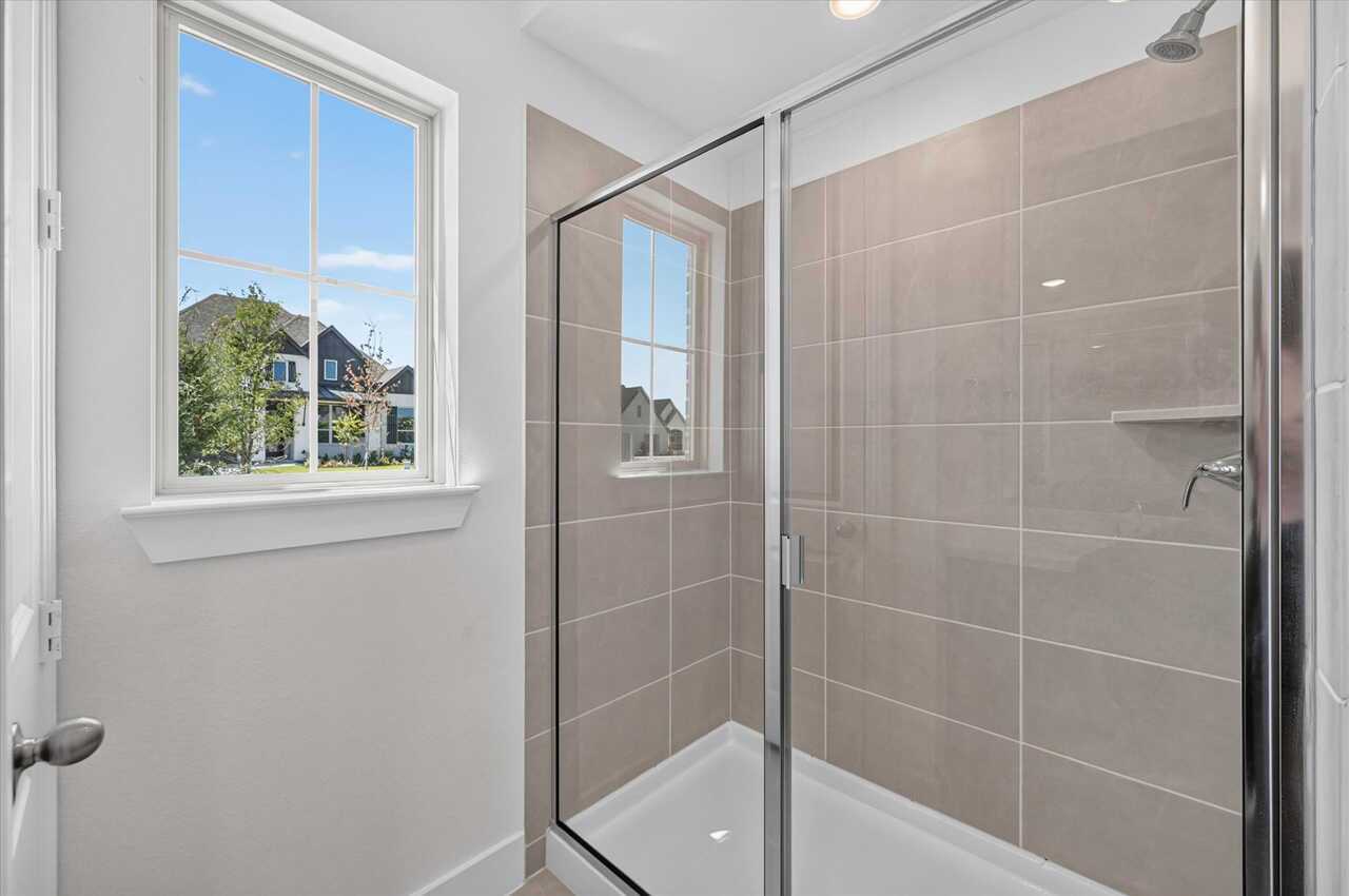 Flex Gen Suite Bathroom