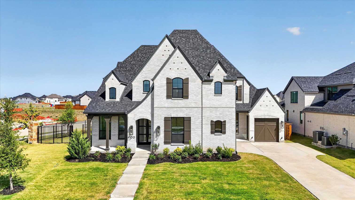4100 Meander Way (Plan Varese)