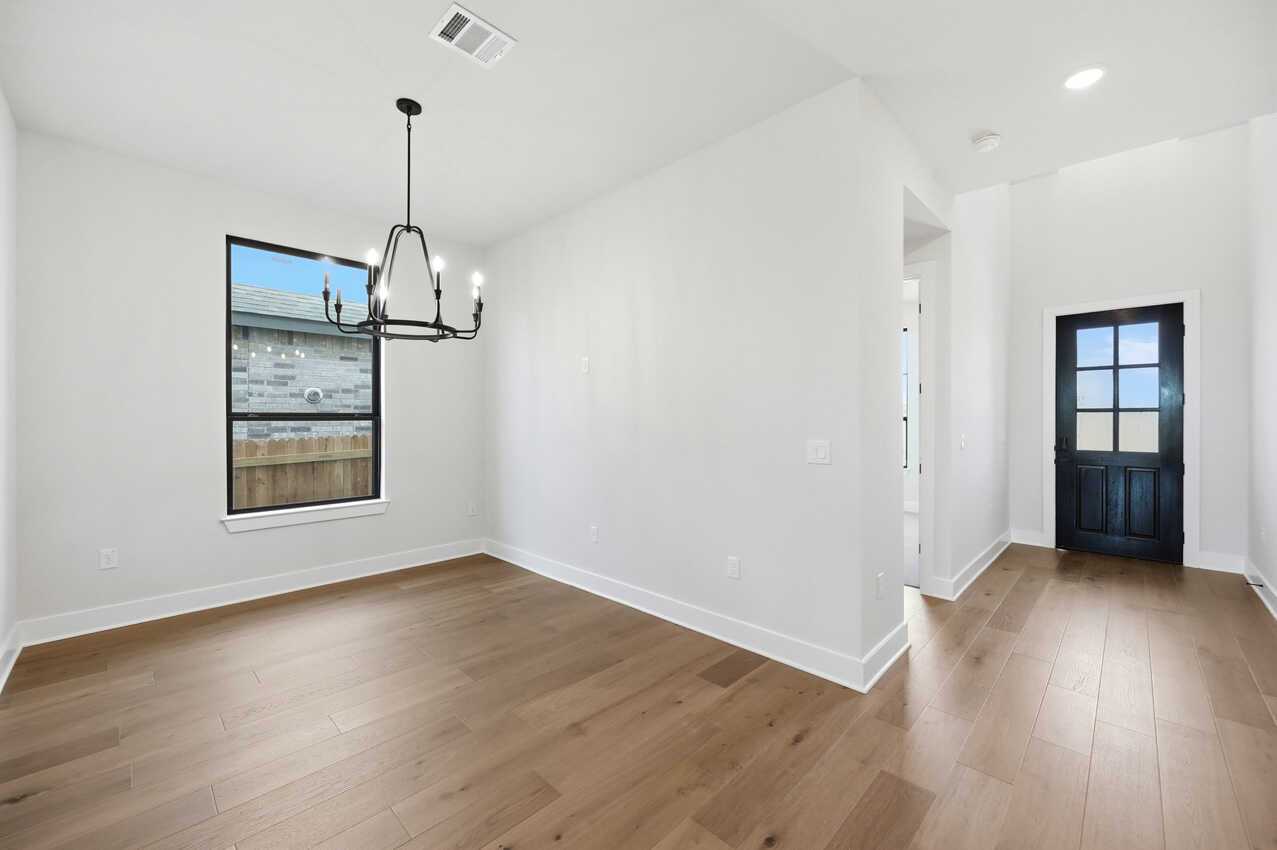 Dining Room/Entry