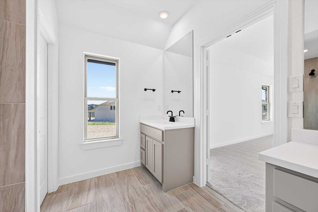 Flex Gen Suite Bathroom