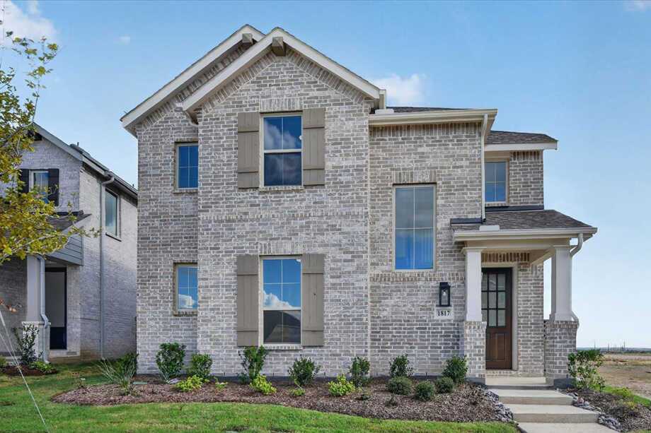 Plan Lynnwood - Pecan Square: 40ft. lots: Northlake, Texas - Highland Homes