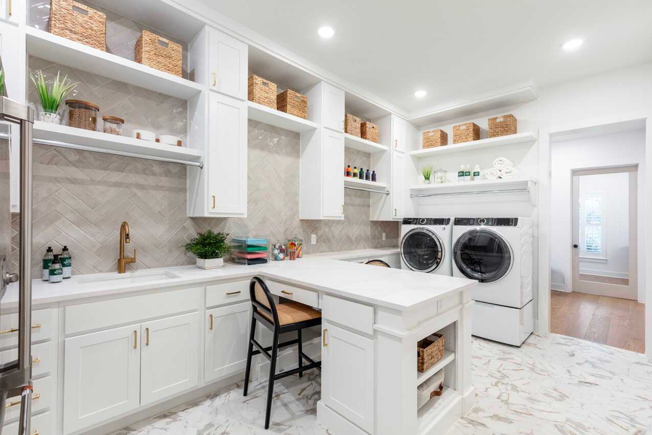 Craft Room/Laundry Room