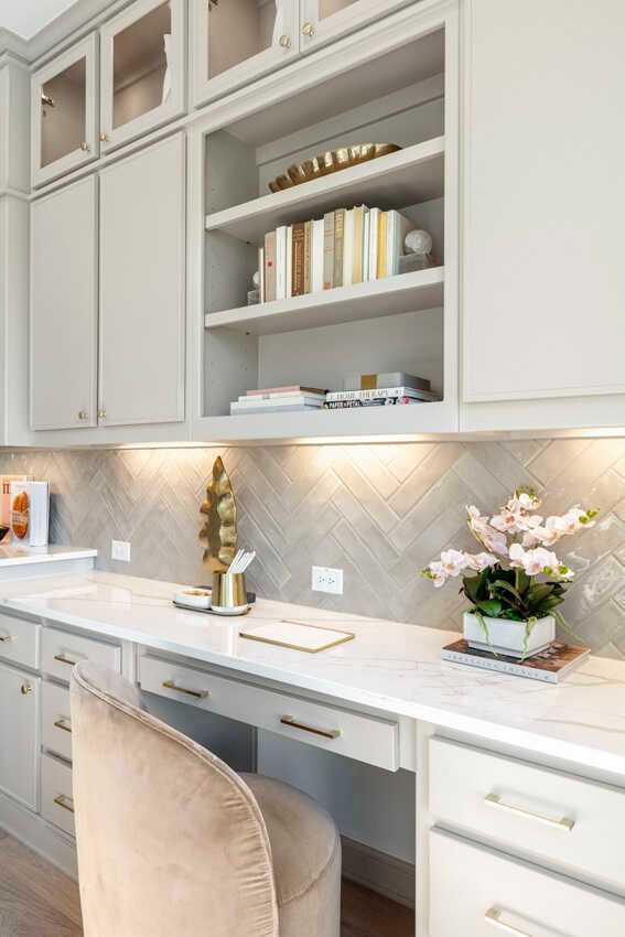 Breakfast Nook/Work Area