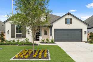Plan Oxford - Fulbrook on Fulshear Creek: 60ft. lots: Fulshear, Texas - Highland Homes