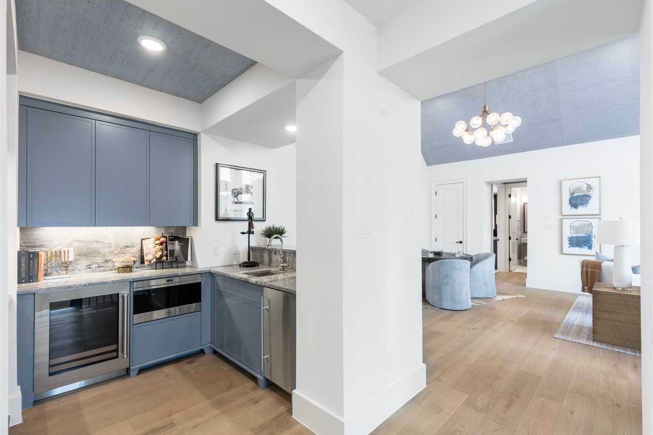 Game Room/Wet Bar