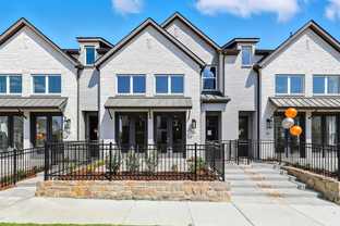Plan Berkley - Walsh: Townhomes - The Patios: Aledo, Texas - Highland Homes