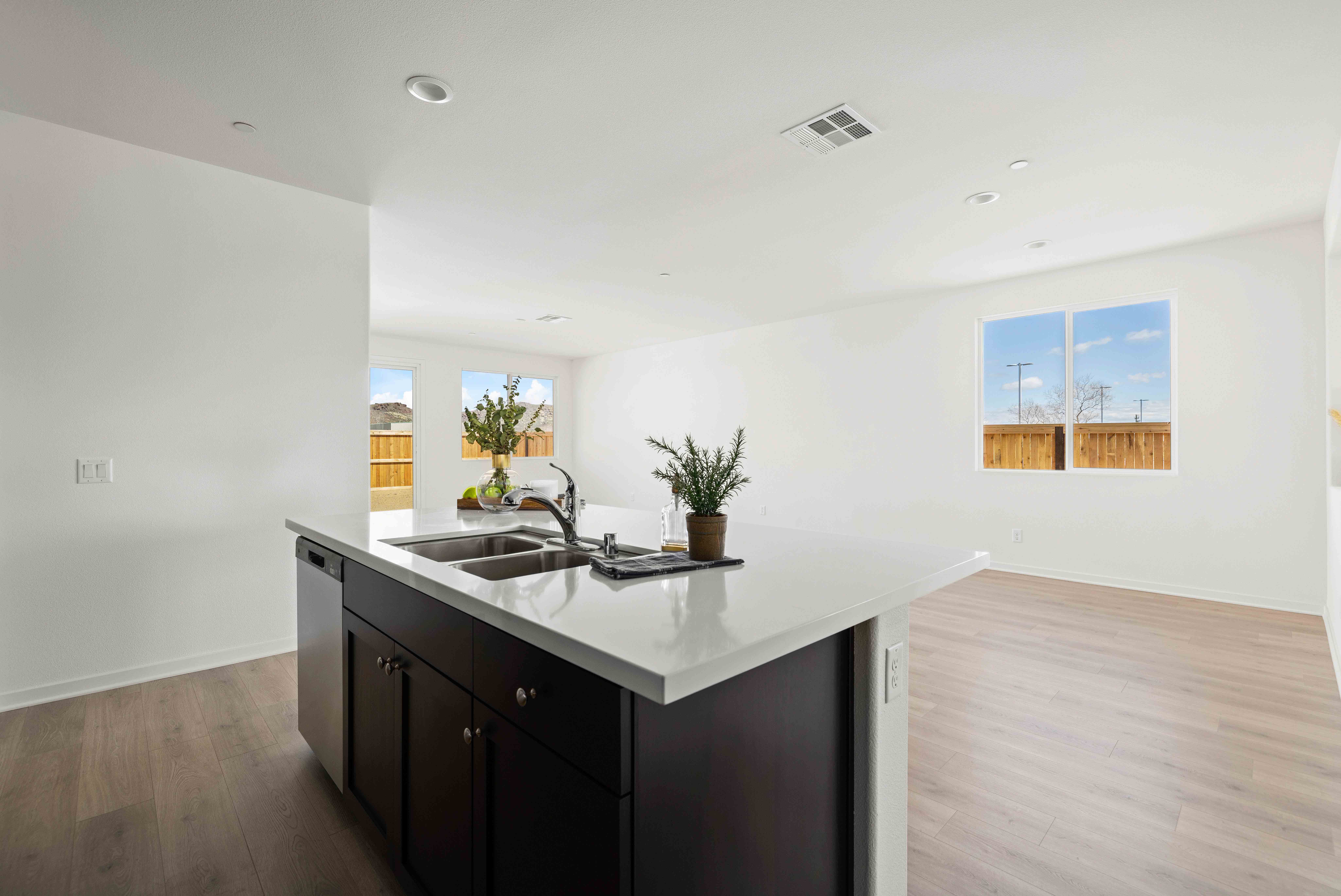 Kitchen/ Dining Area