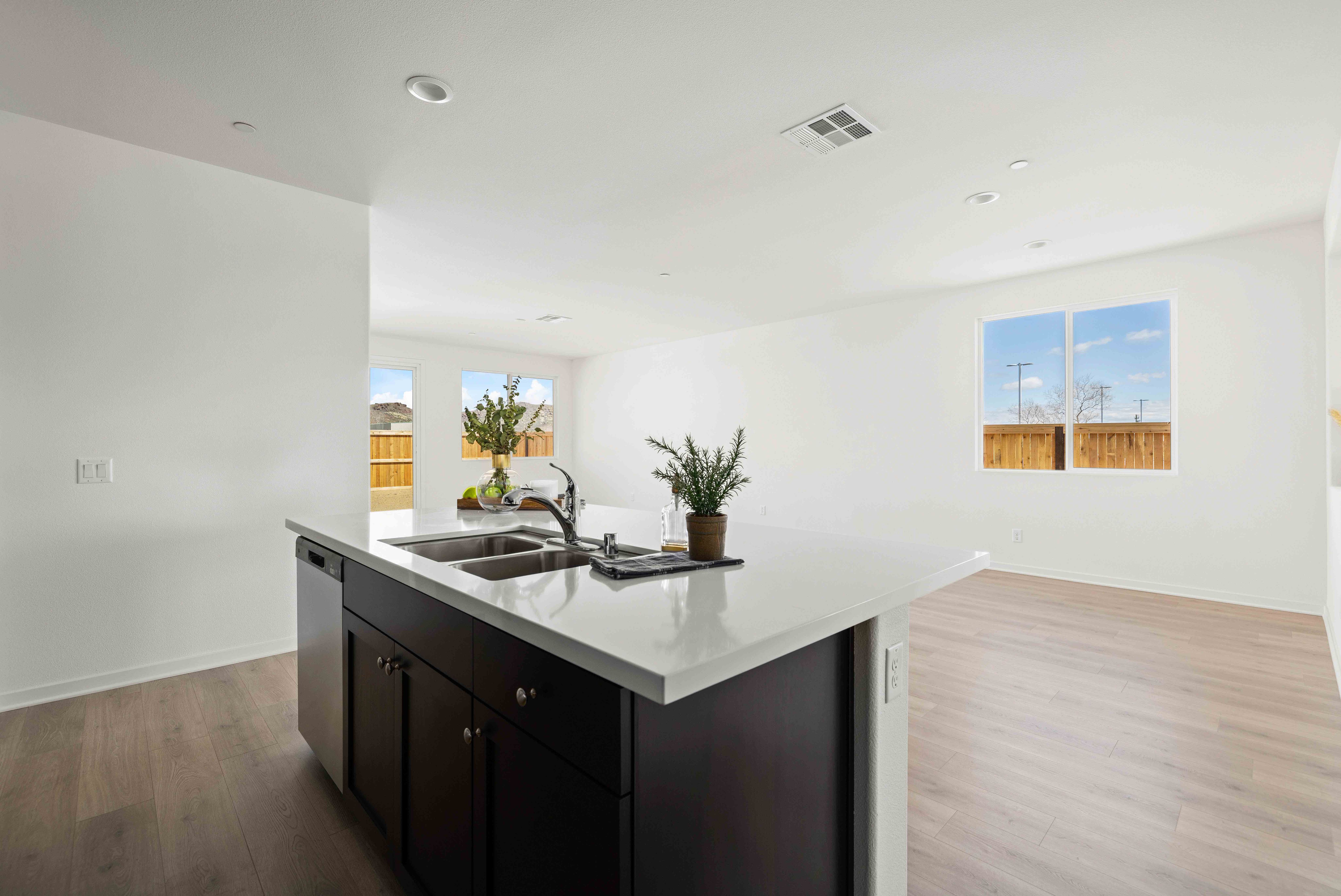 Kitchen/ Dining Area