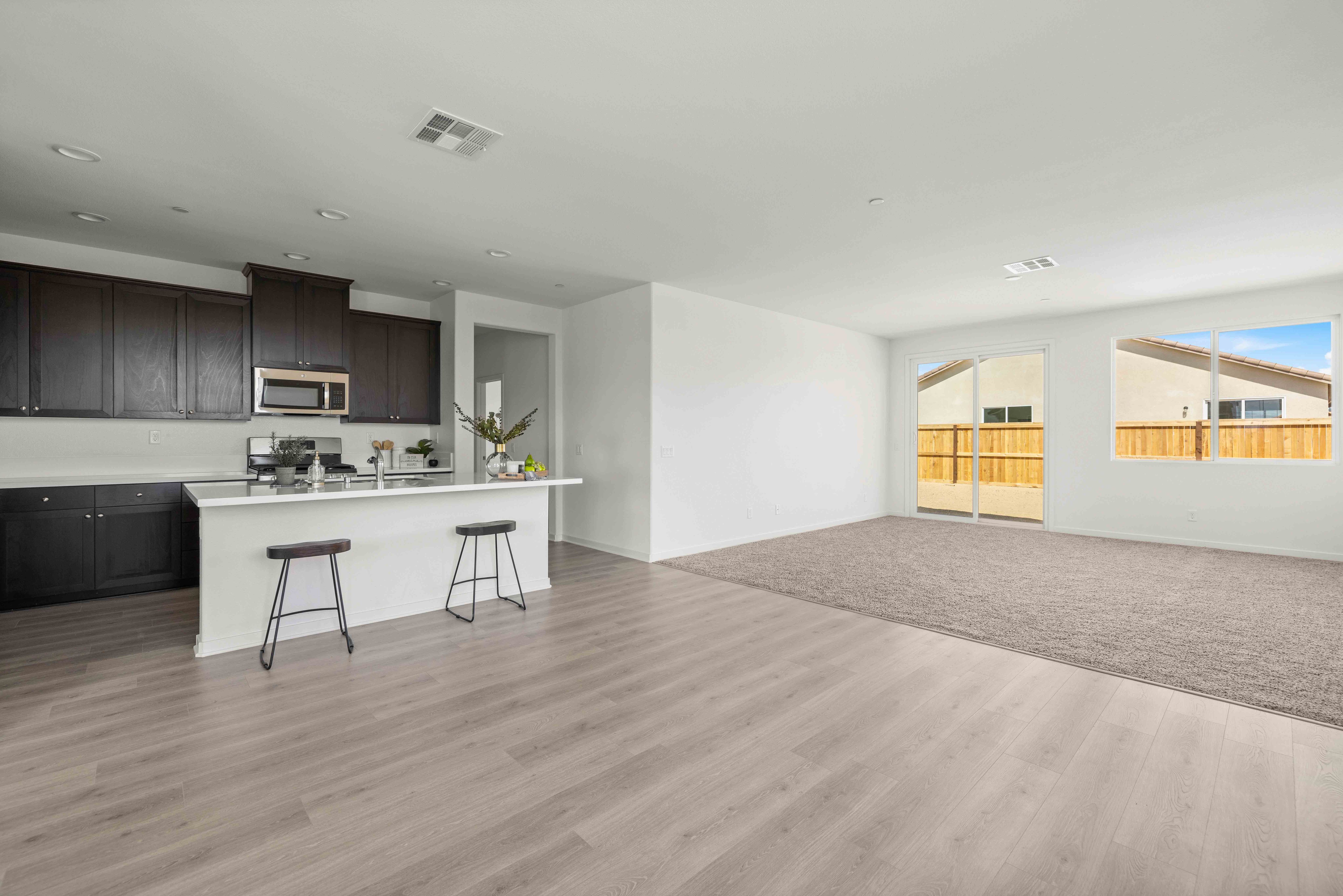 Kitchen/ Dining Area