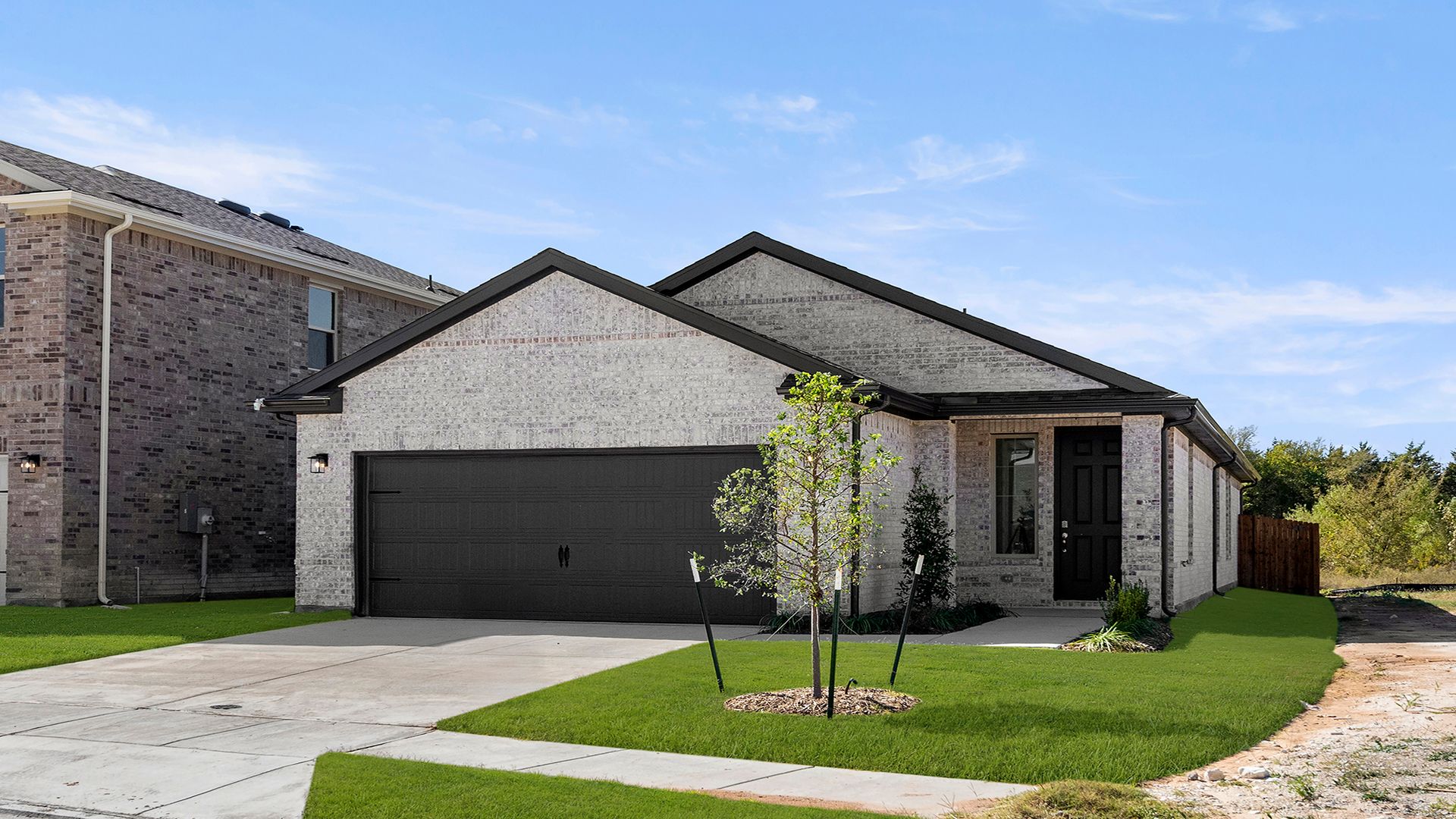 1_02. 2504 Yo Ranch - Front