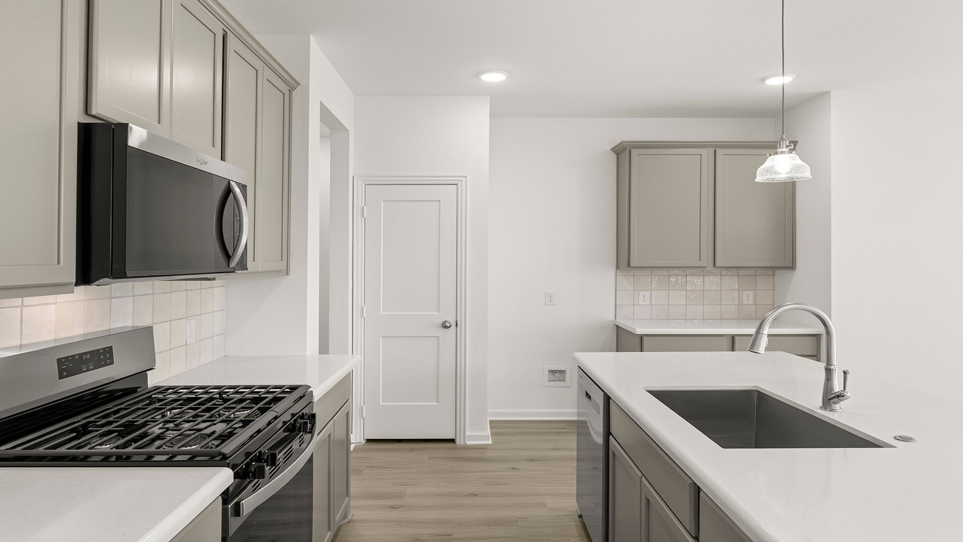 7_08. 3234 Summerland - Kitchen (3)