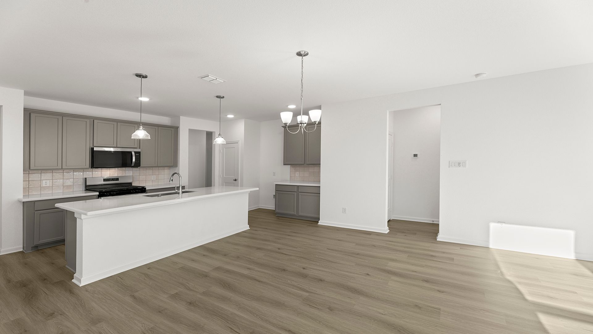 11_12. 3234 Summerland - Dining (3)