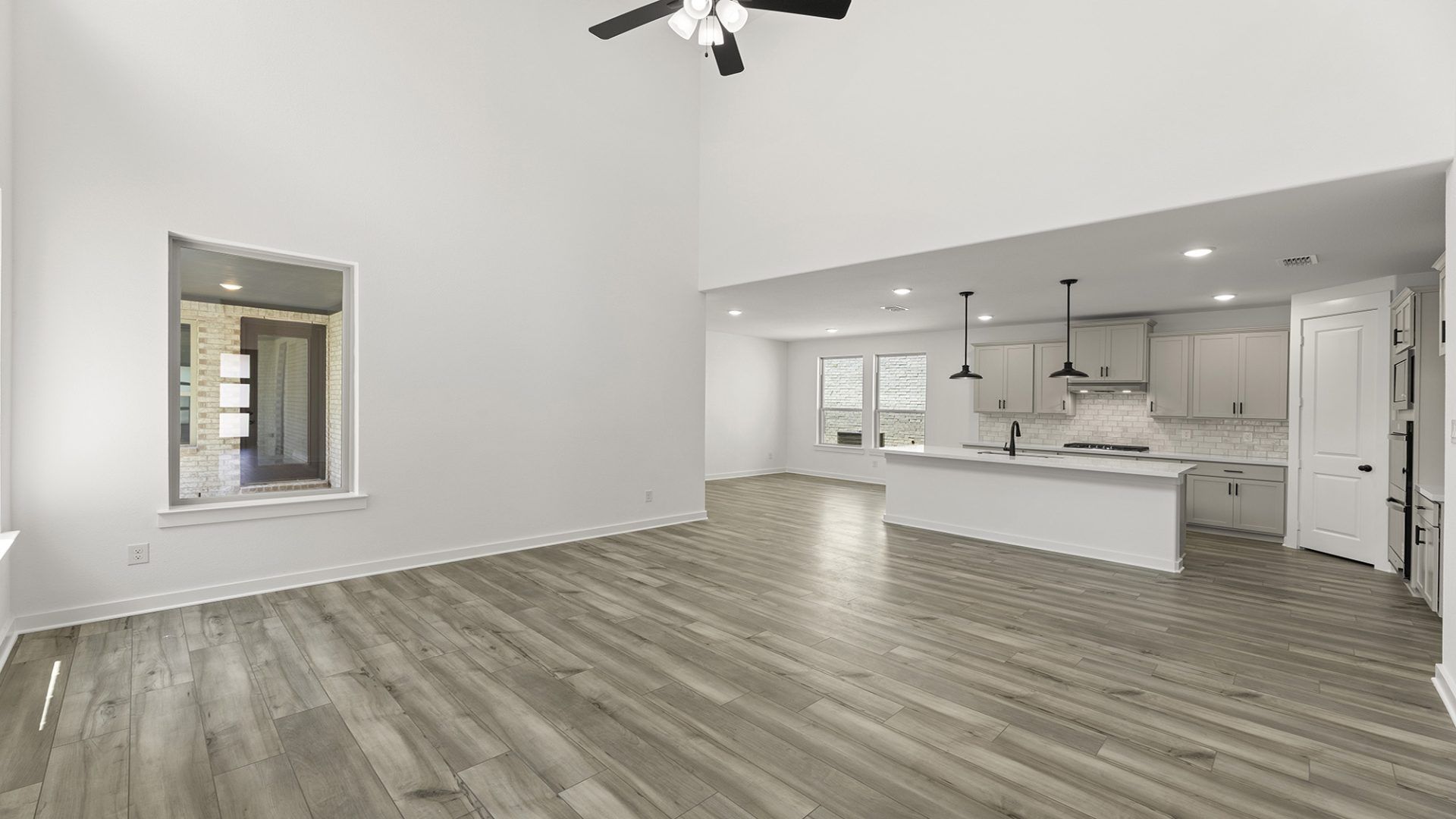 2 1425 Clare Court - Family (2)