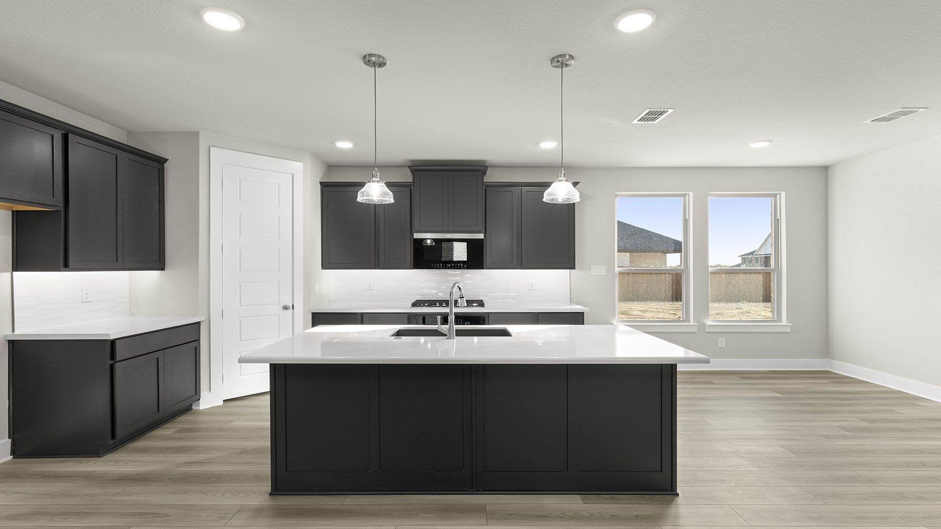 12_13. 1421 Tipperary - Kitchen