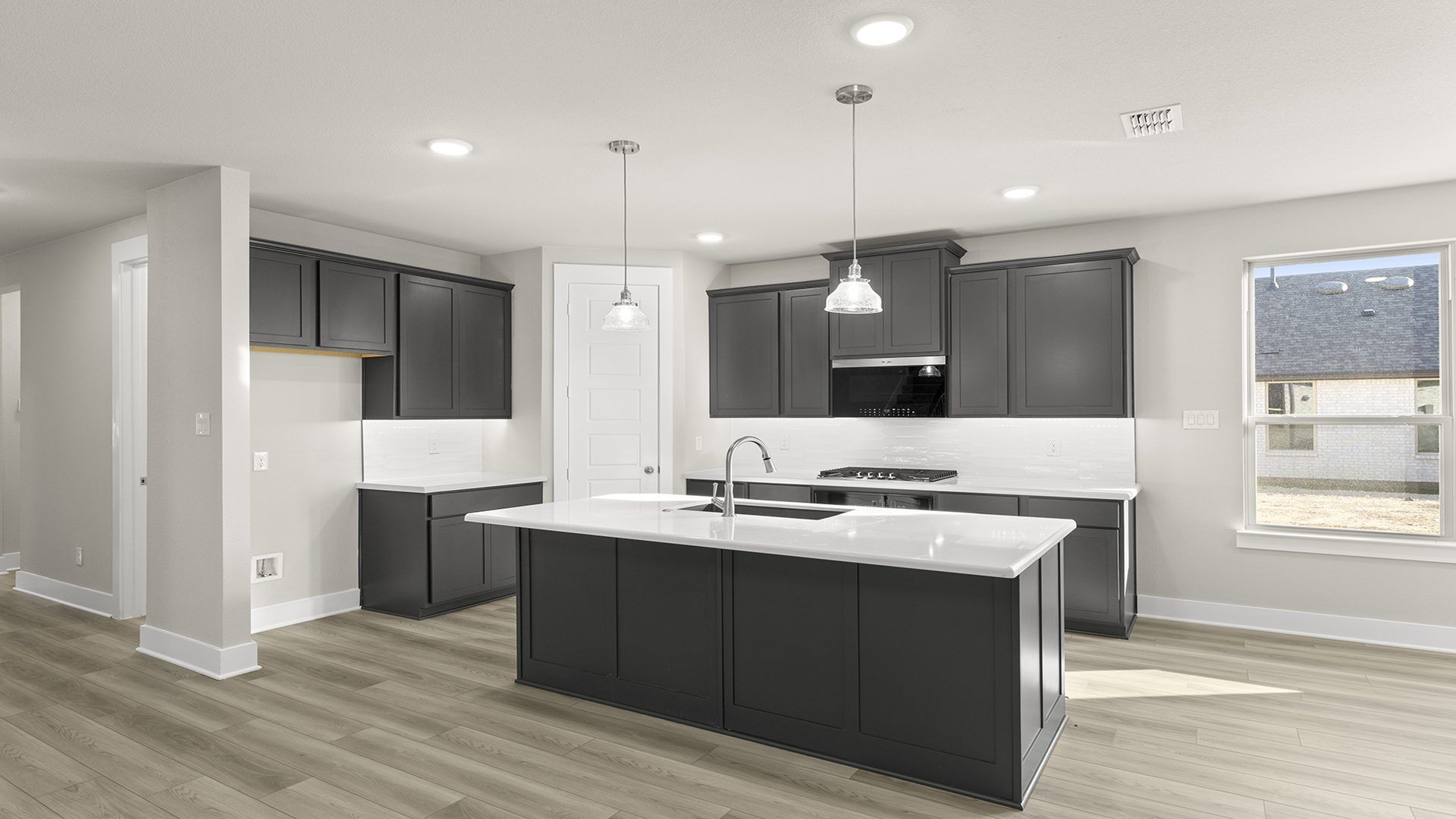 13_14. 1421 Tipperary - Kitchen (2)