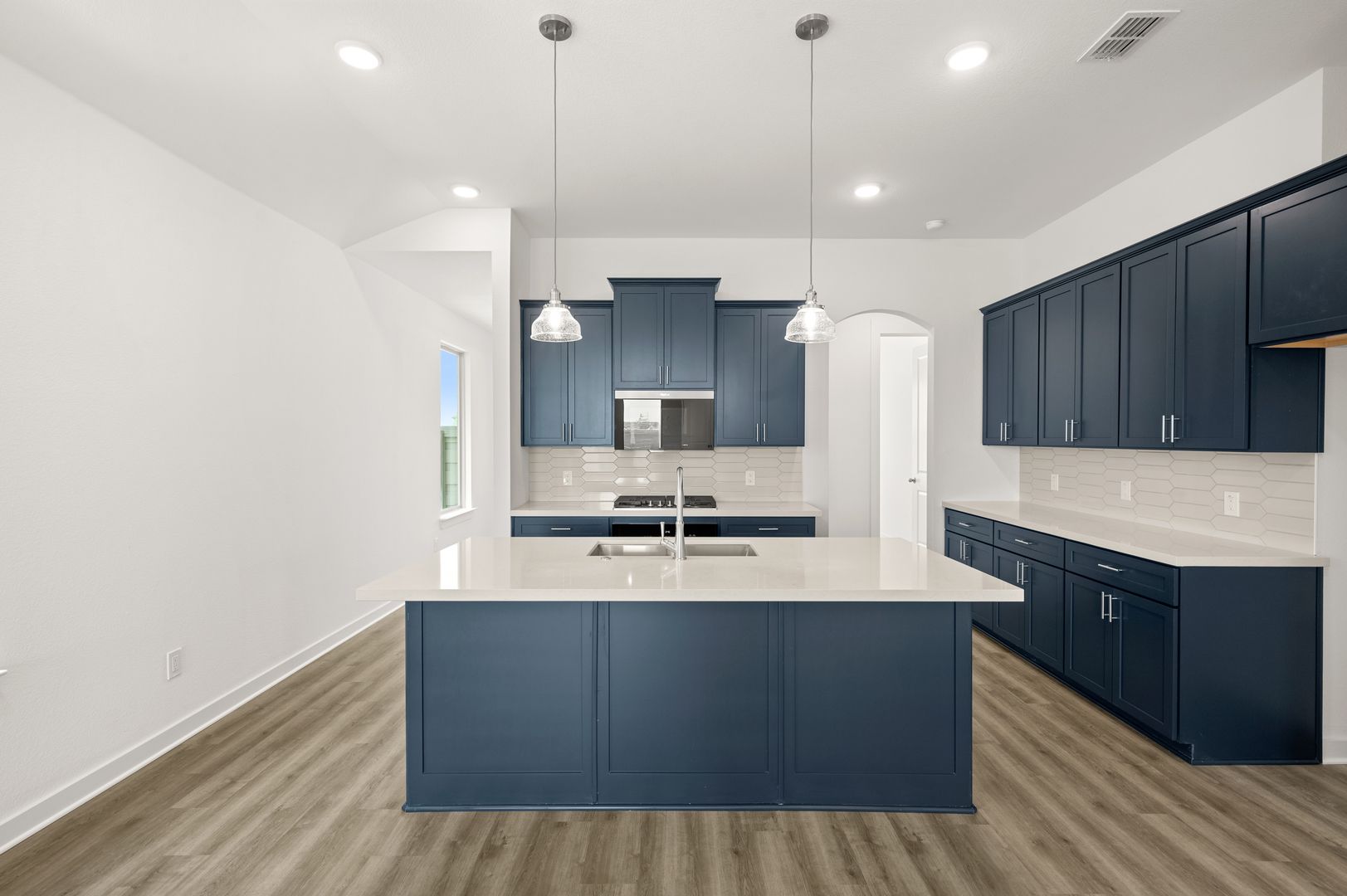 7_8708 Treeline- Kitchen-2