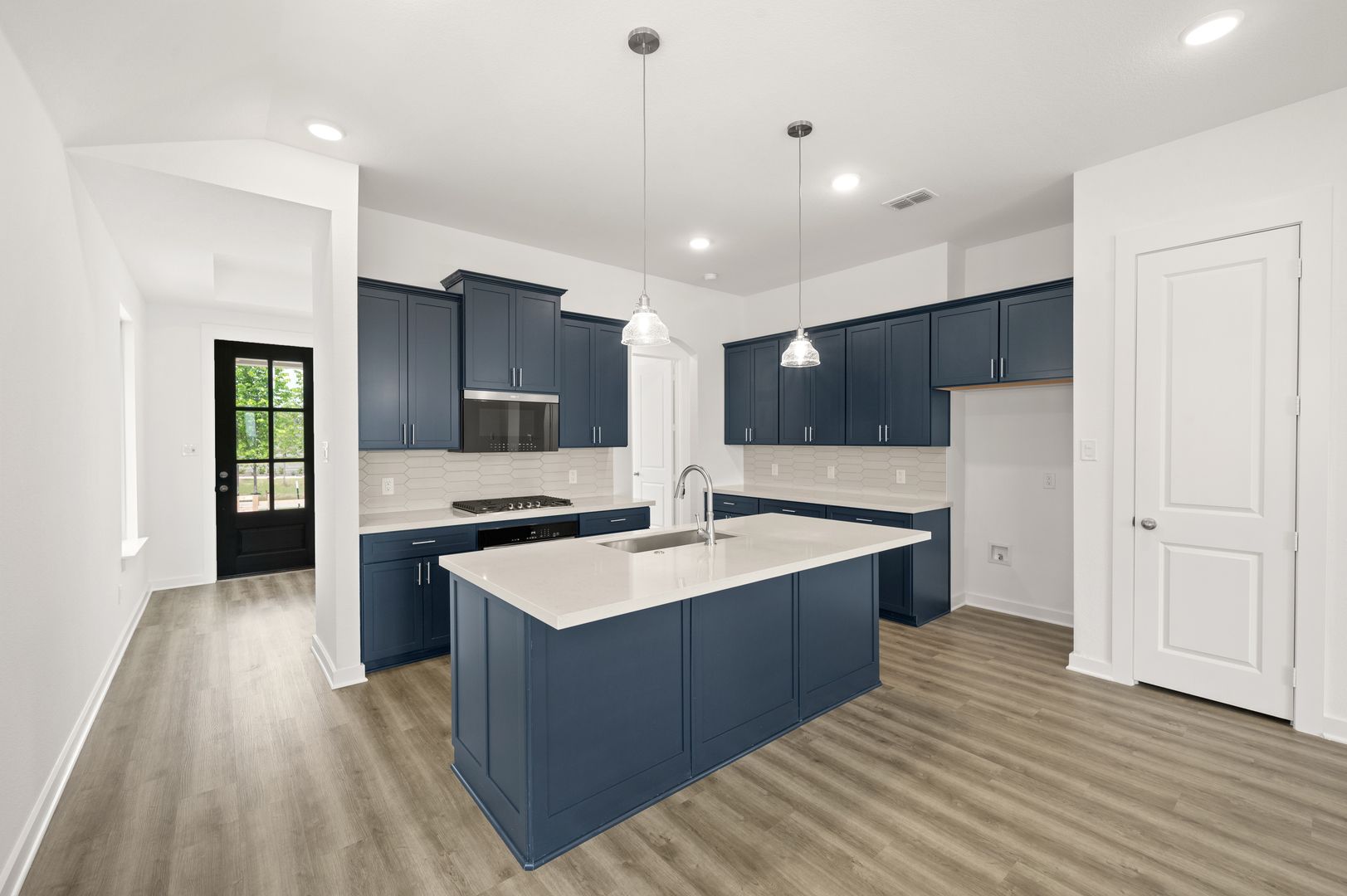 6_8708 Treeline- Kitchen-1