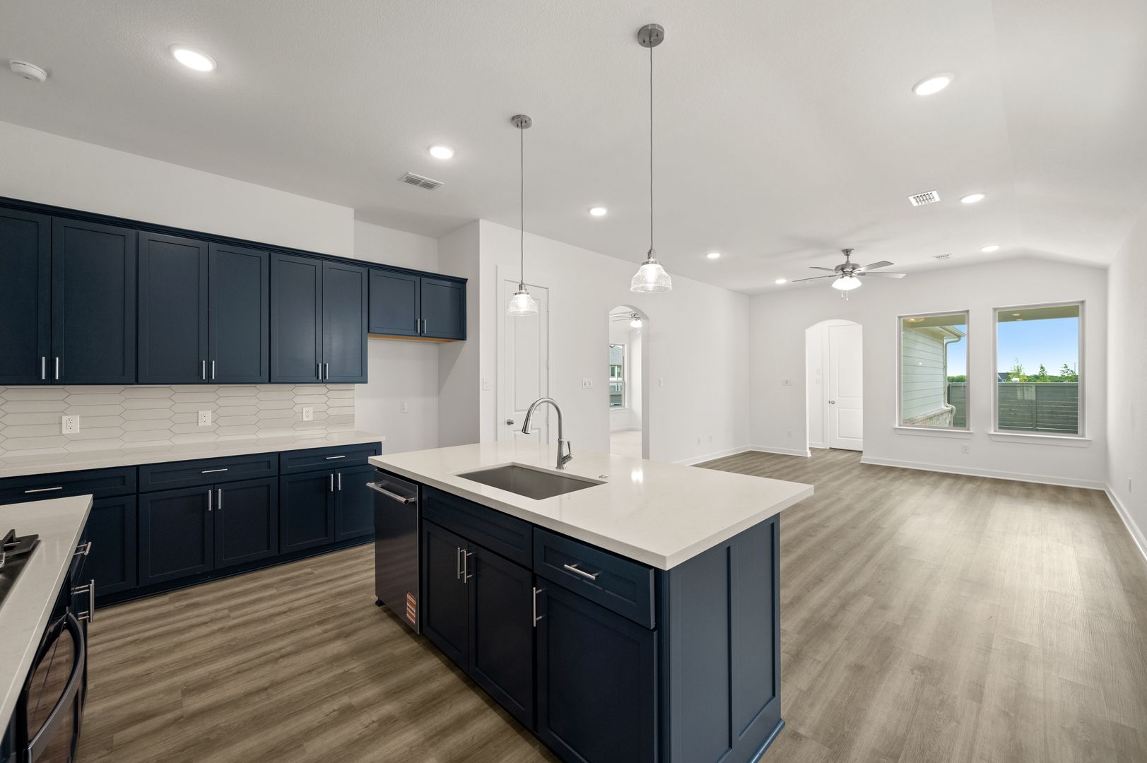 9_8708 Treeline- Kitchen-4