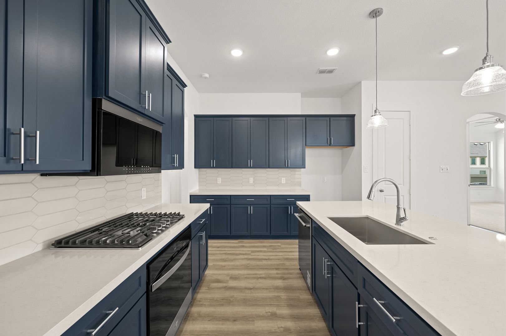 8_8708 Treeline- Kitchen-3