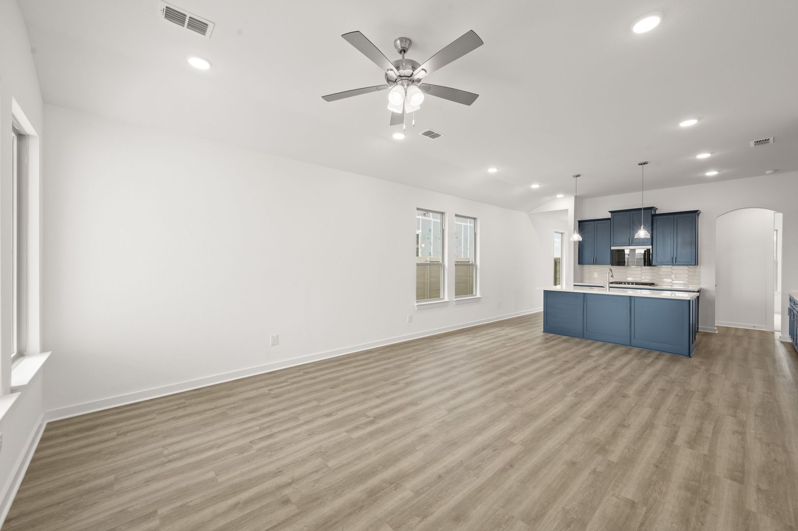 15_8708 Treeline- Living Room-3