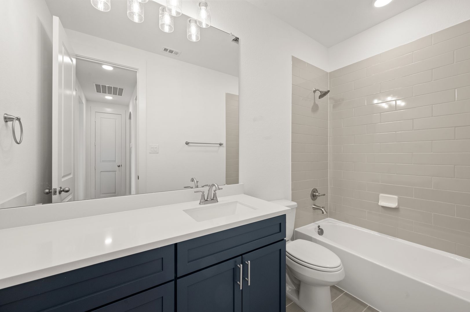 18_8708 Treeline- Bathroom-1