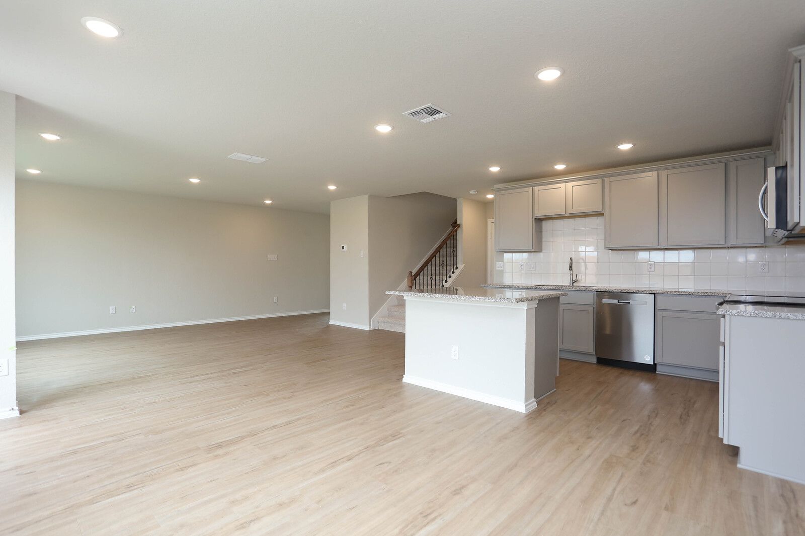 09_8656_Merlin_Cove9_mls