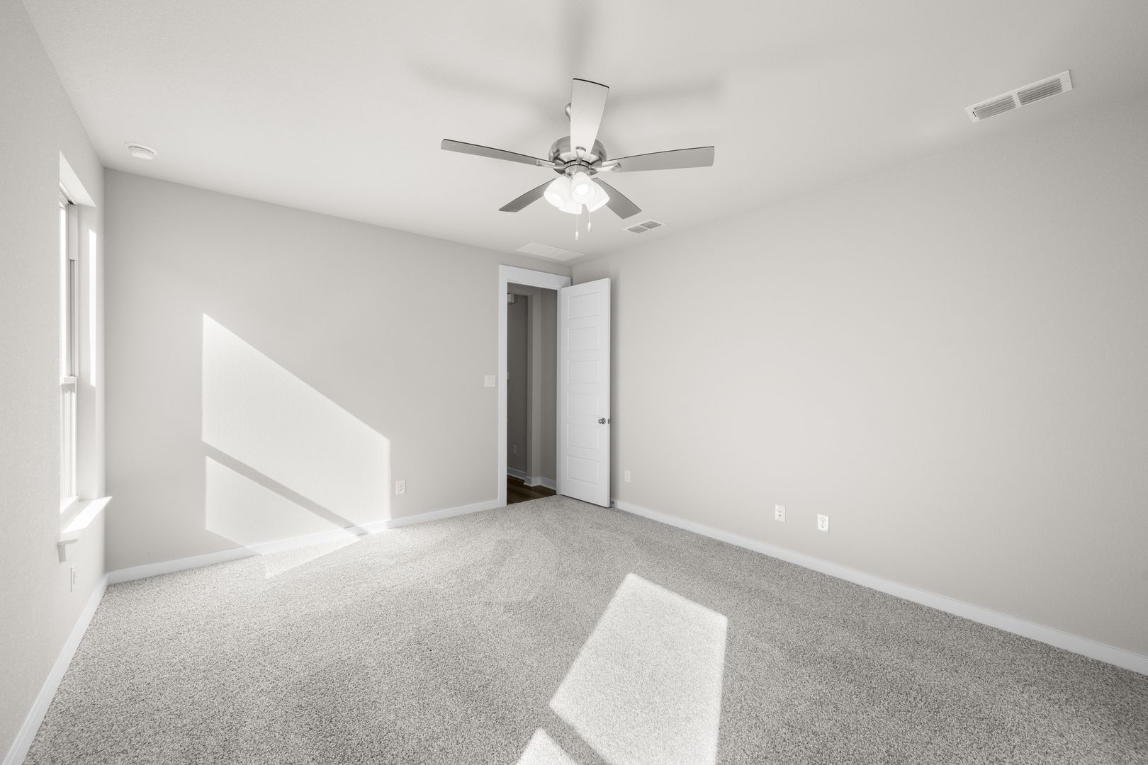 15_8921 Acorn- Primary Suite-2