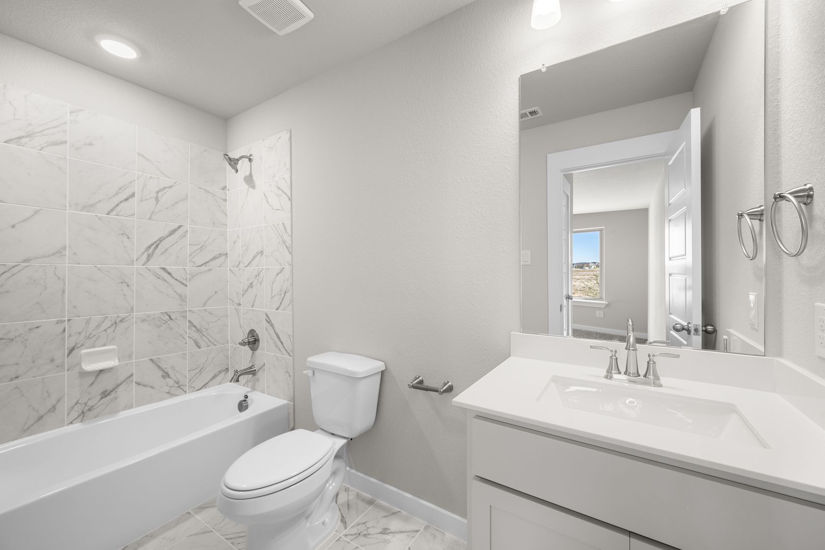 26_8921 Acorn-Bathroom-2