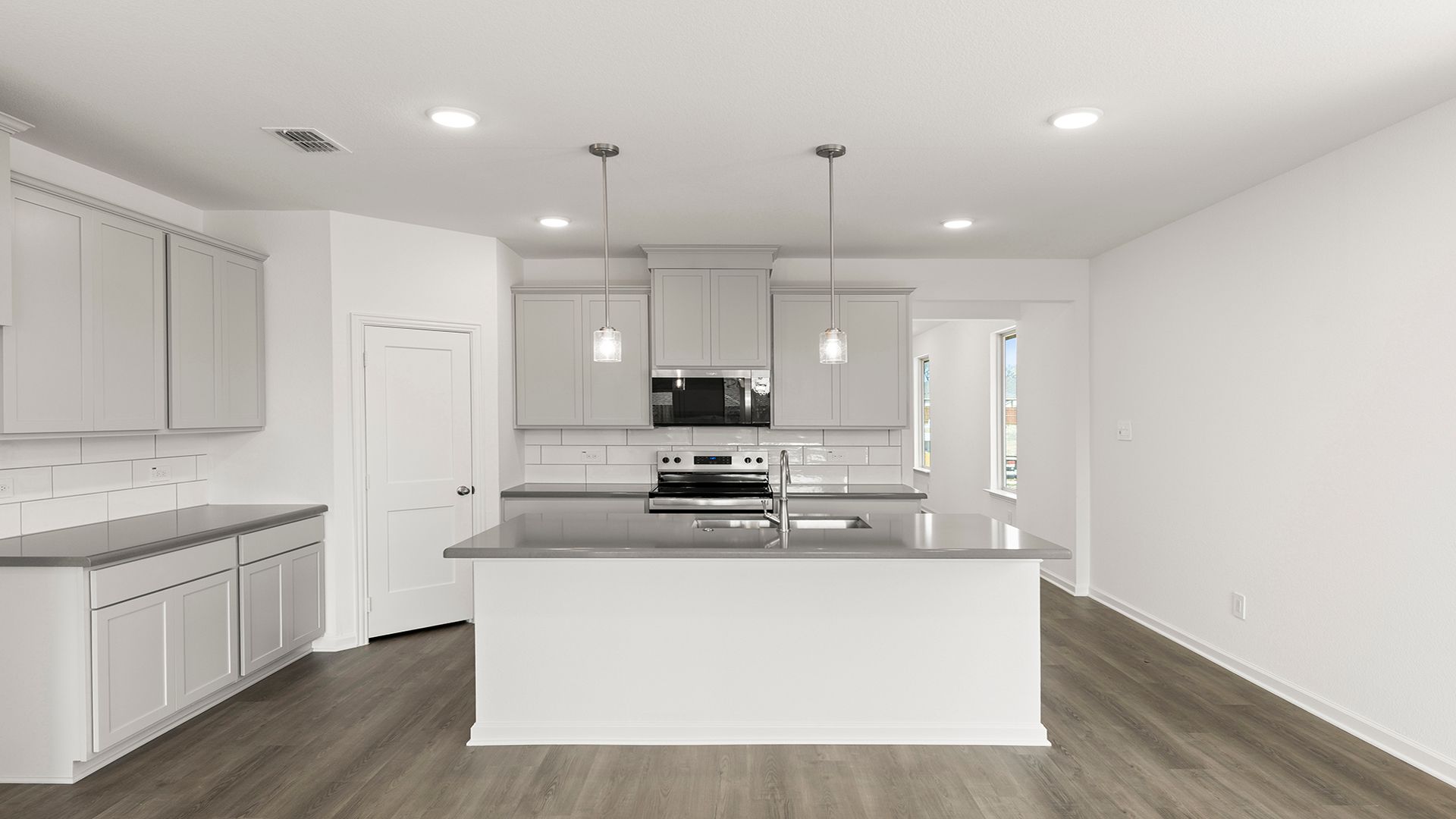 9_10. 1705 Meadow Crest - Kitchen