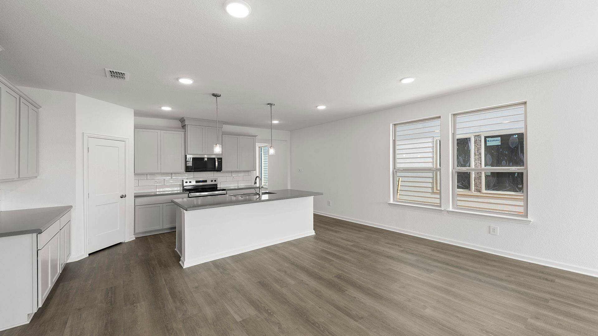 14_15. 1705 Meadow Crest - Dining (2)