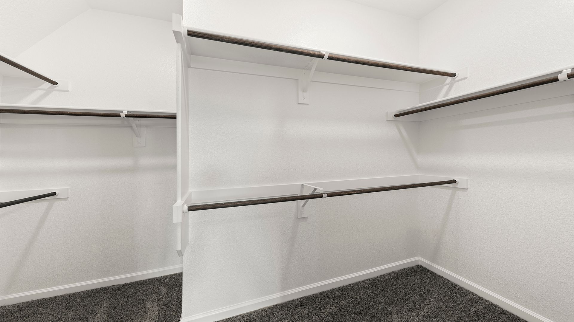 25_26. 1705 Meadow Crest - Closet