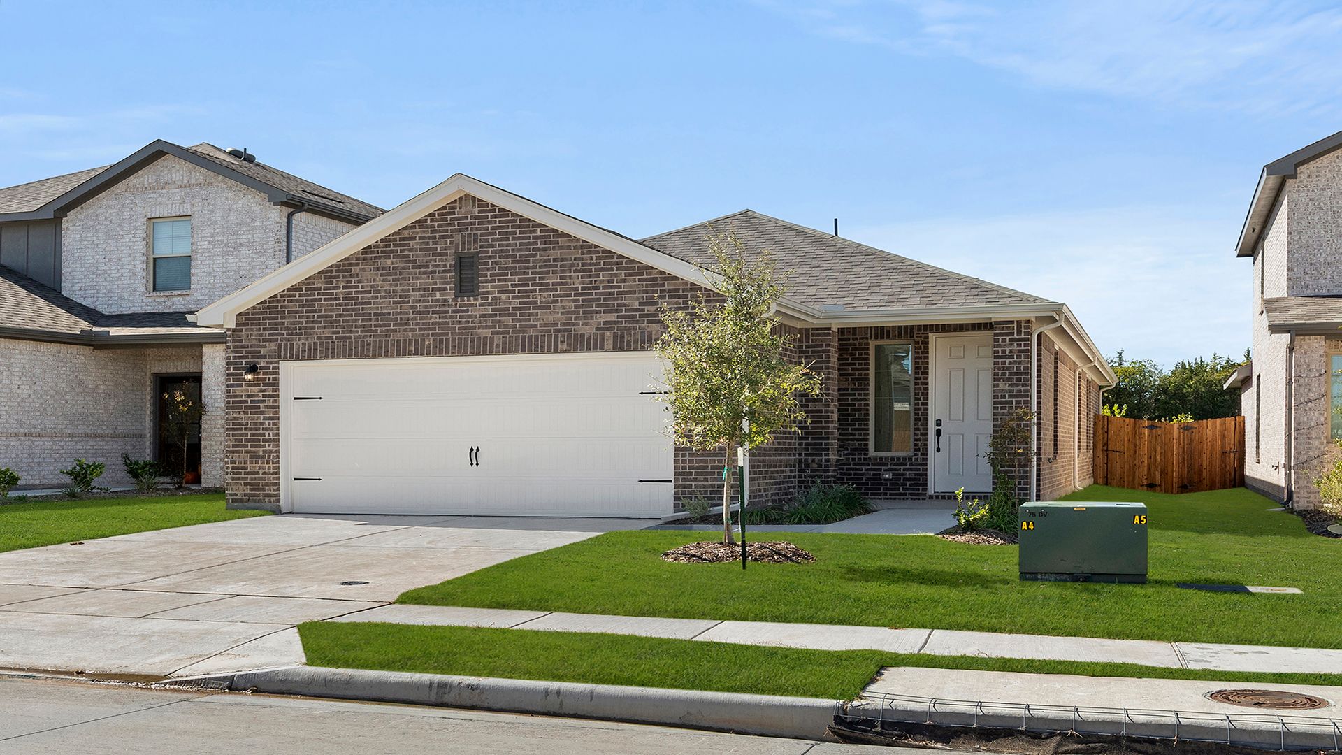 1_02. 2516 Yo Ranch - Front