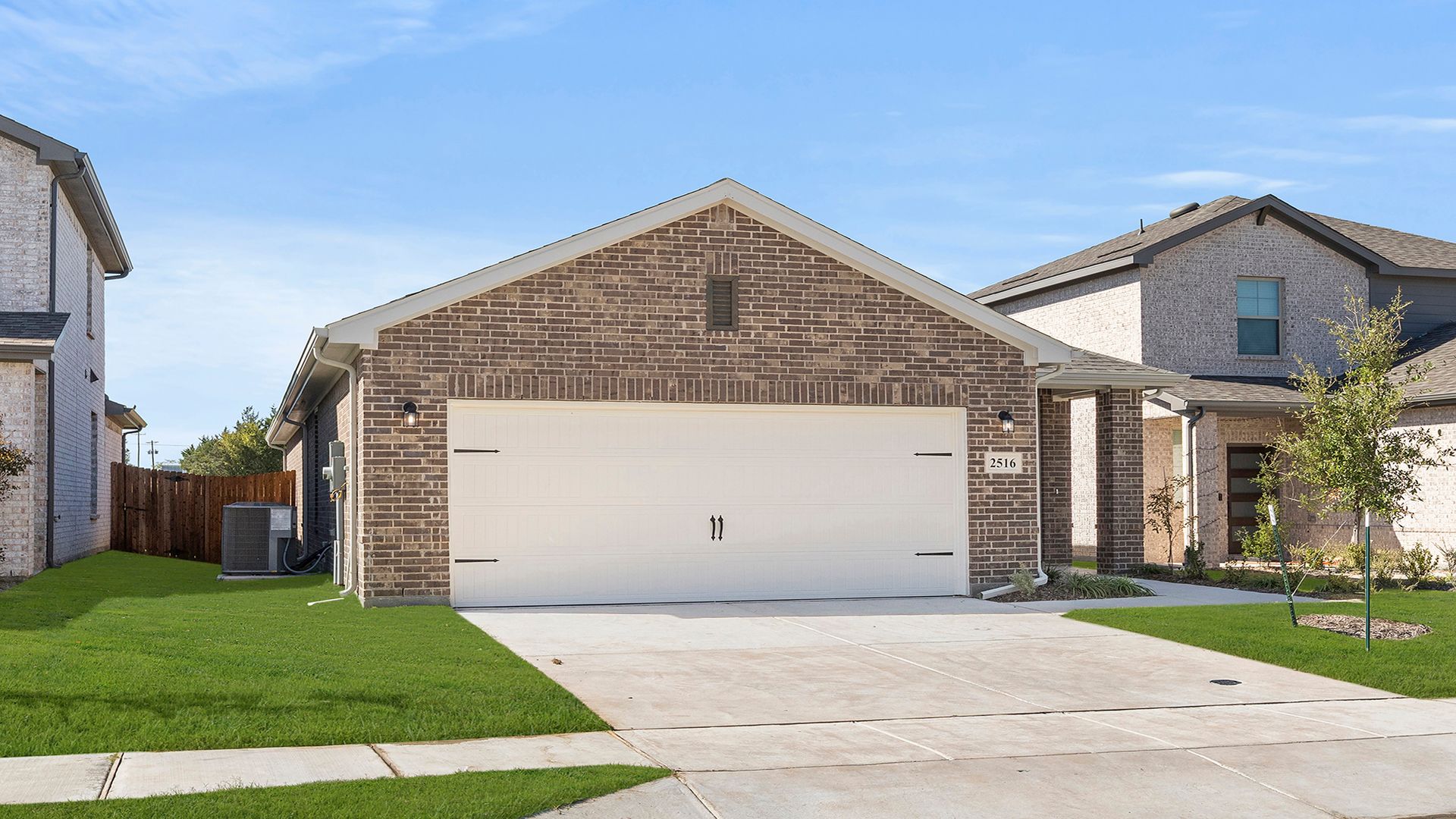 2_03. 2516 Yo Ranch - Front