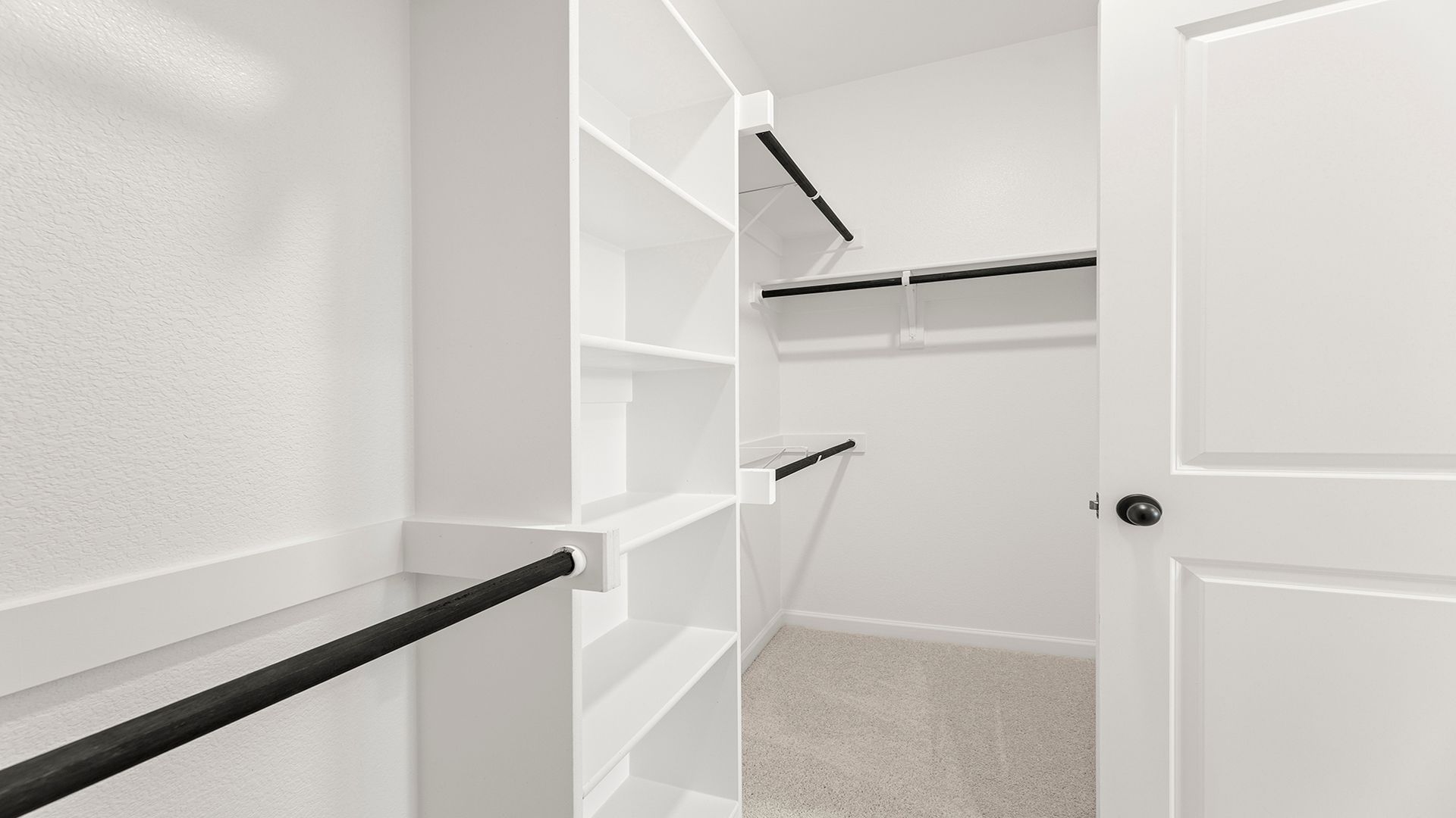 23_24. 2516 Yo Ranch - Closet