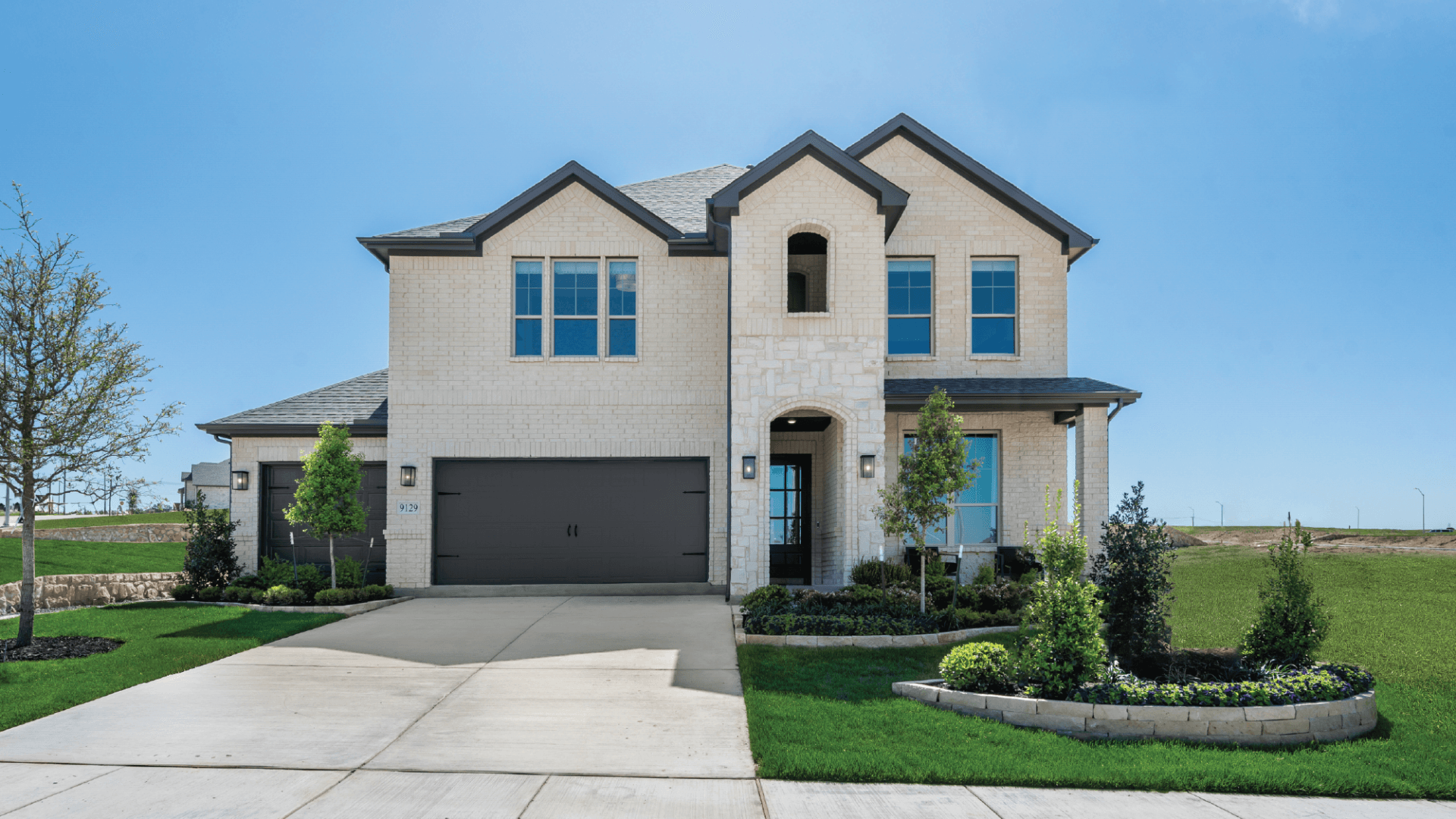casa en Bluffs at Northpointe por HistoryMaker Homes