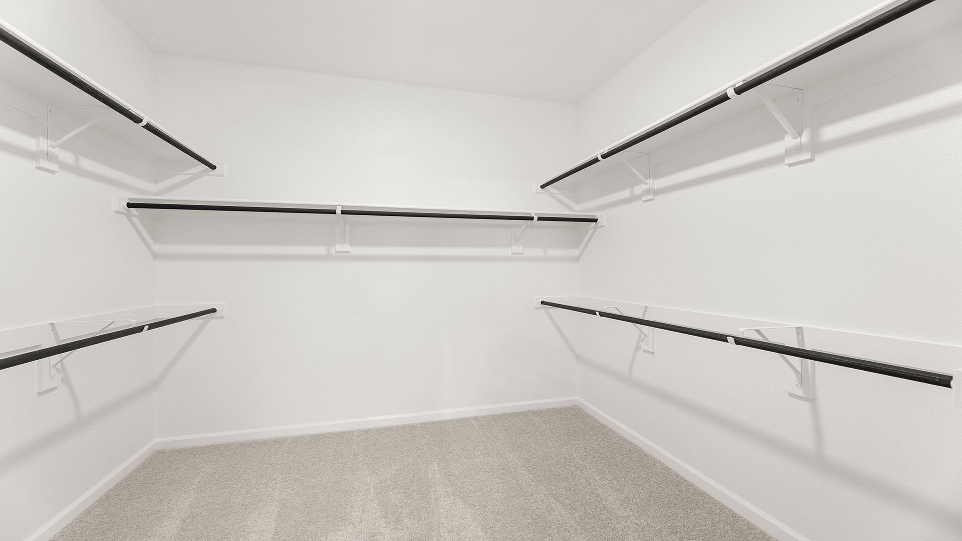 22_22. 493 Silent Pond - Closet