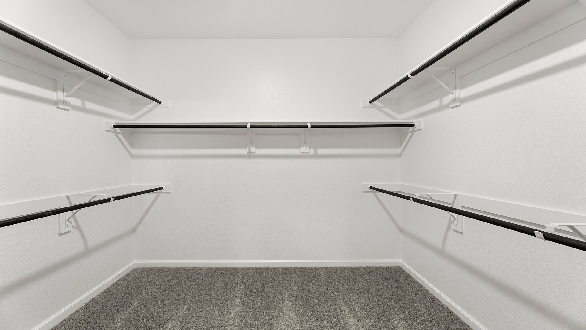 15_18. 754 Hidden Feather - Closet