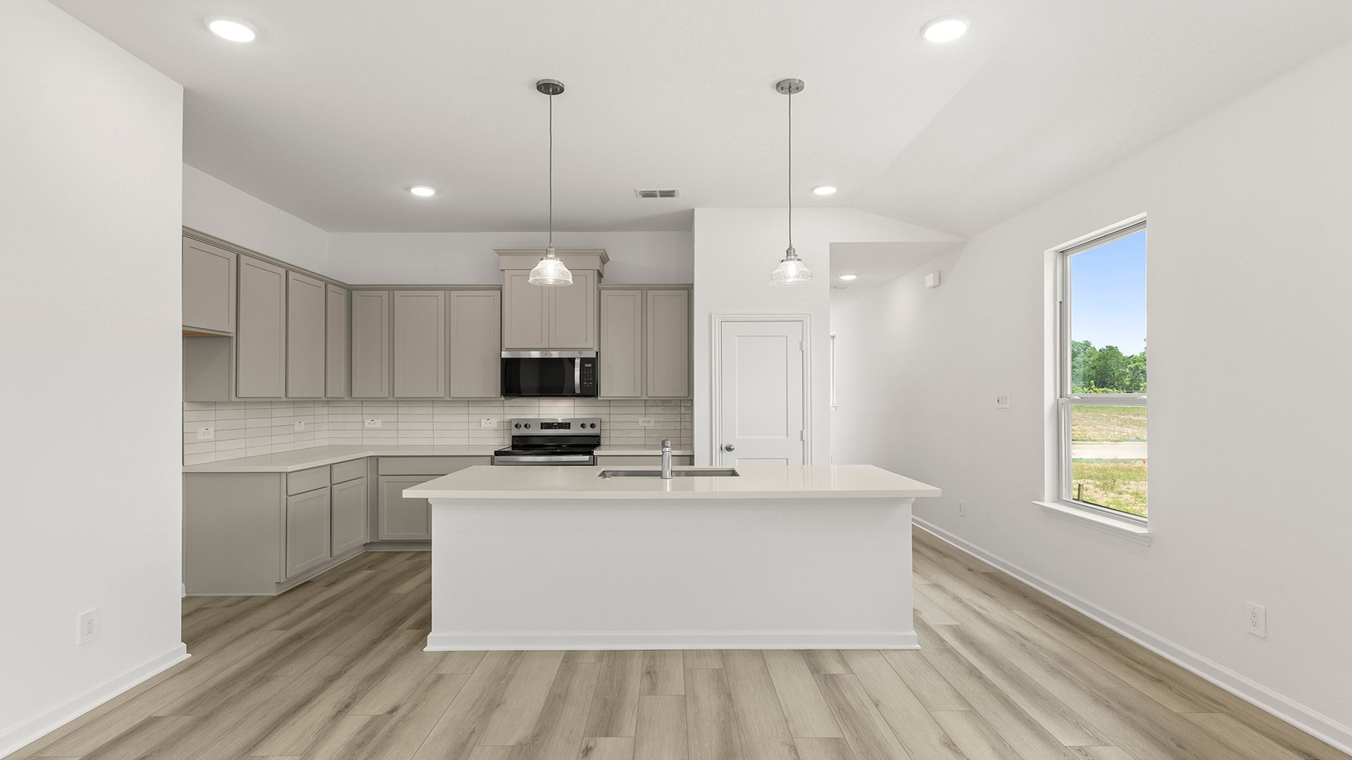 4_05. 1749 Edgeway - Kitchen