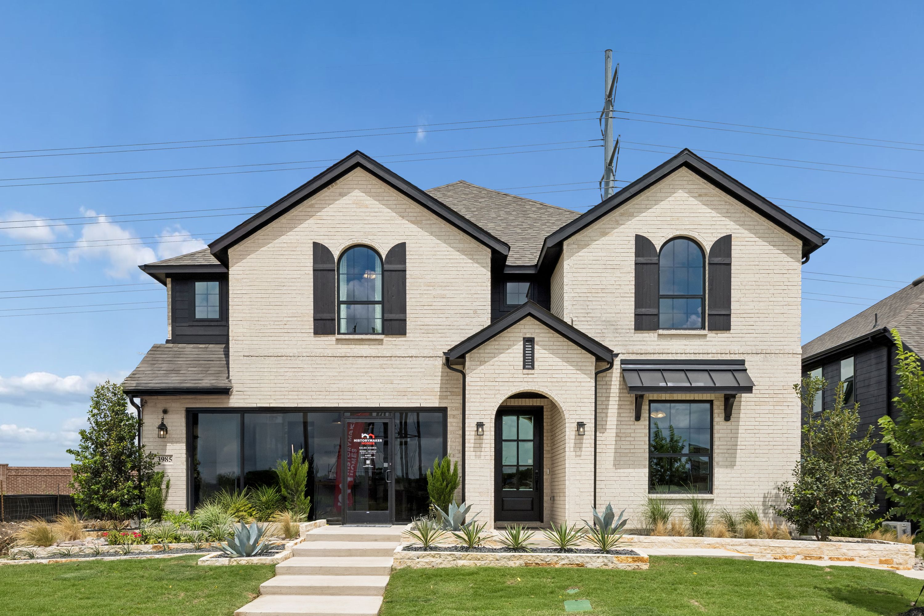 casa en Century Farms por HistoryMaker Homes