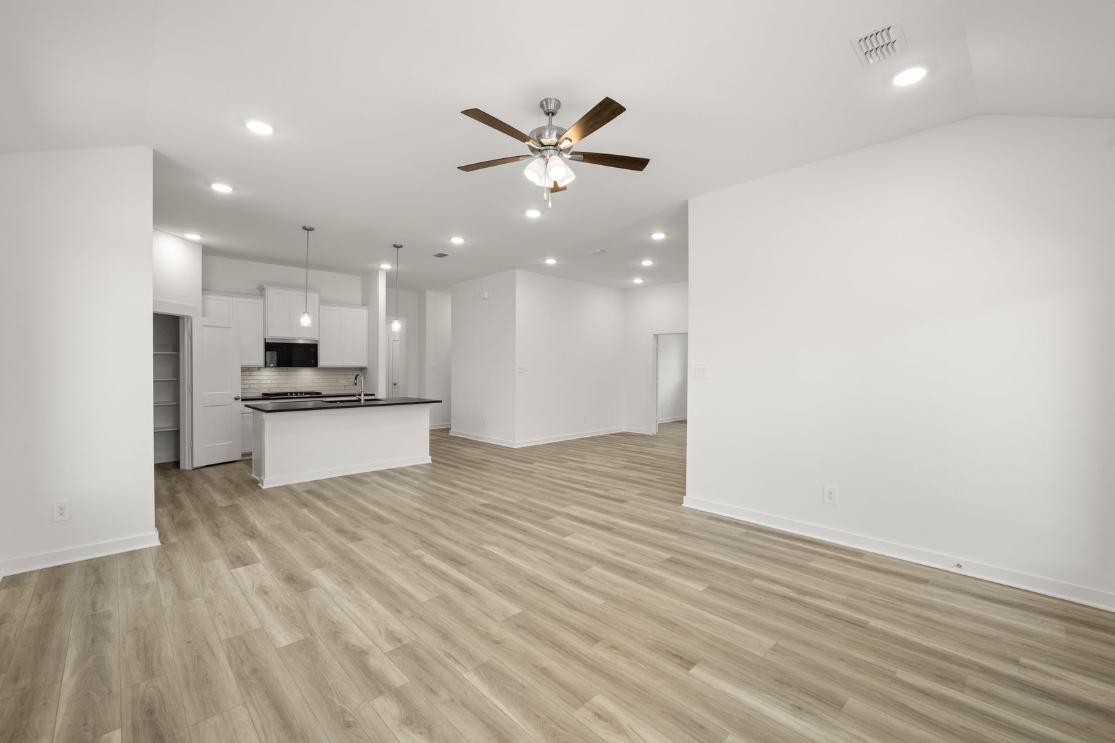 15_1321 Rothland- Living Room-1