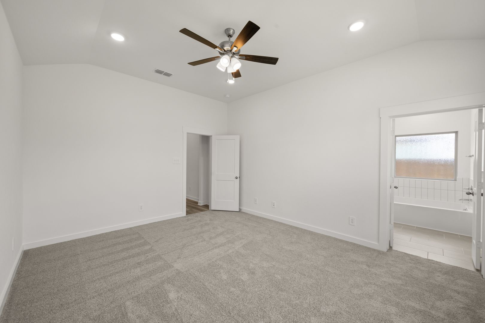 22_1321 Rothland- Primary Suite-2