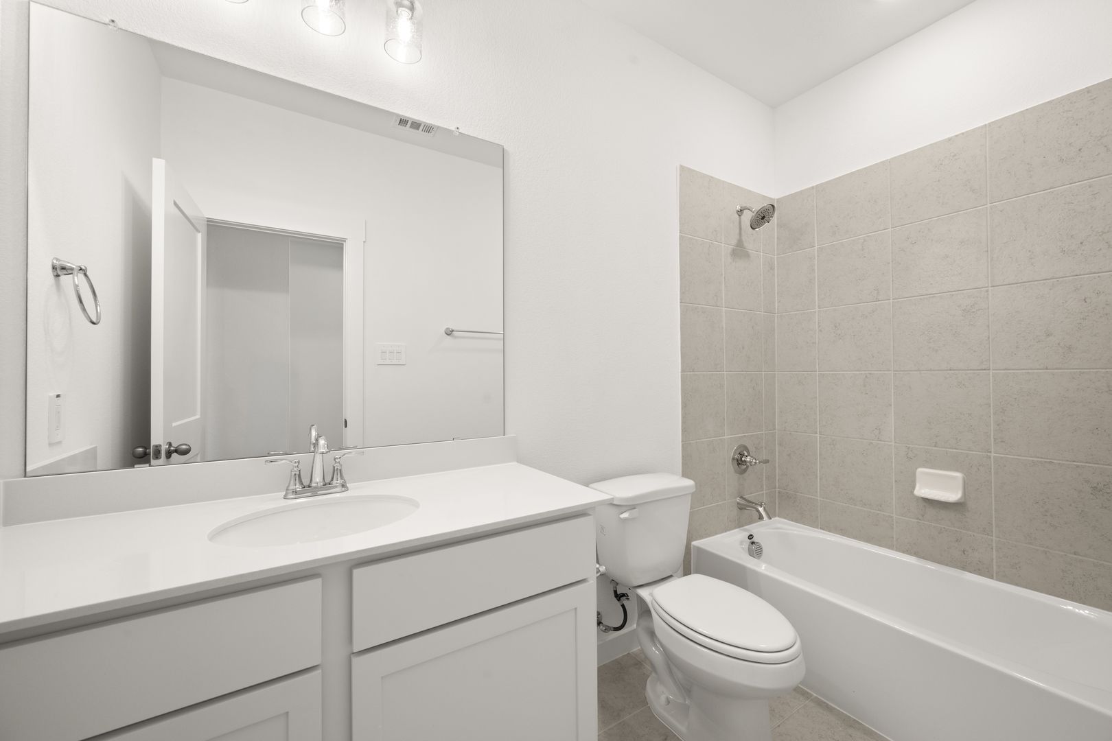 7_1321 Rothland- Bathroom-1