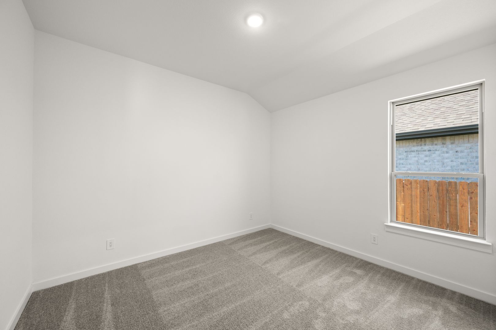 6_1321 Rothland- Bedroom-2