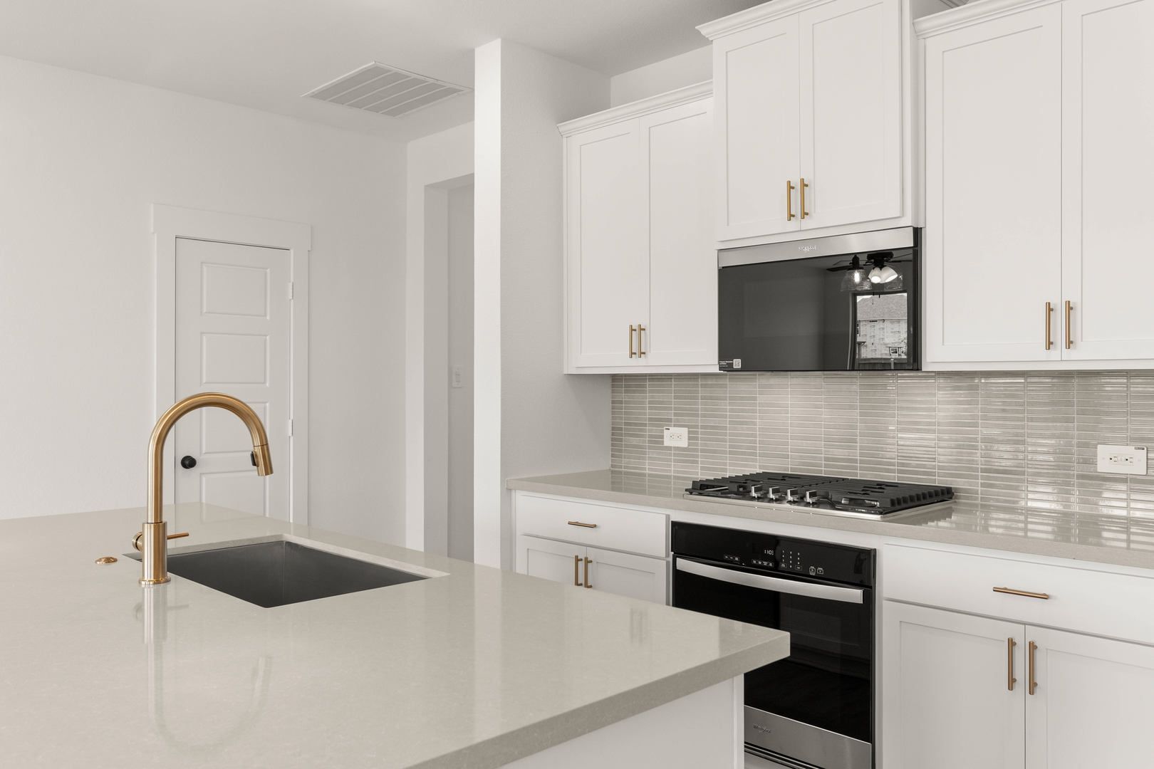 16_816 Alderwood-Kitchen-5