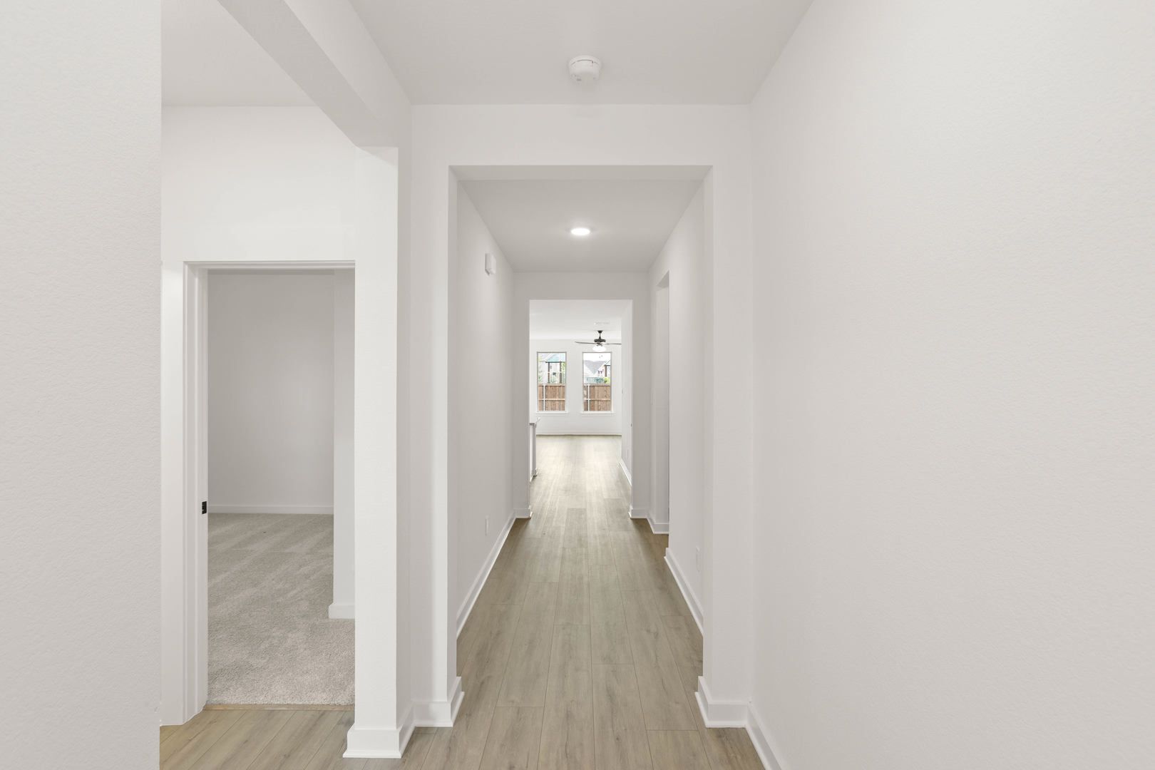 6_816 Alderwood-Entry-2