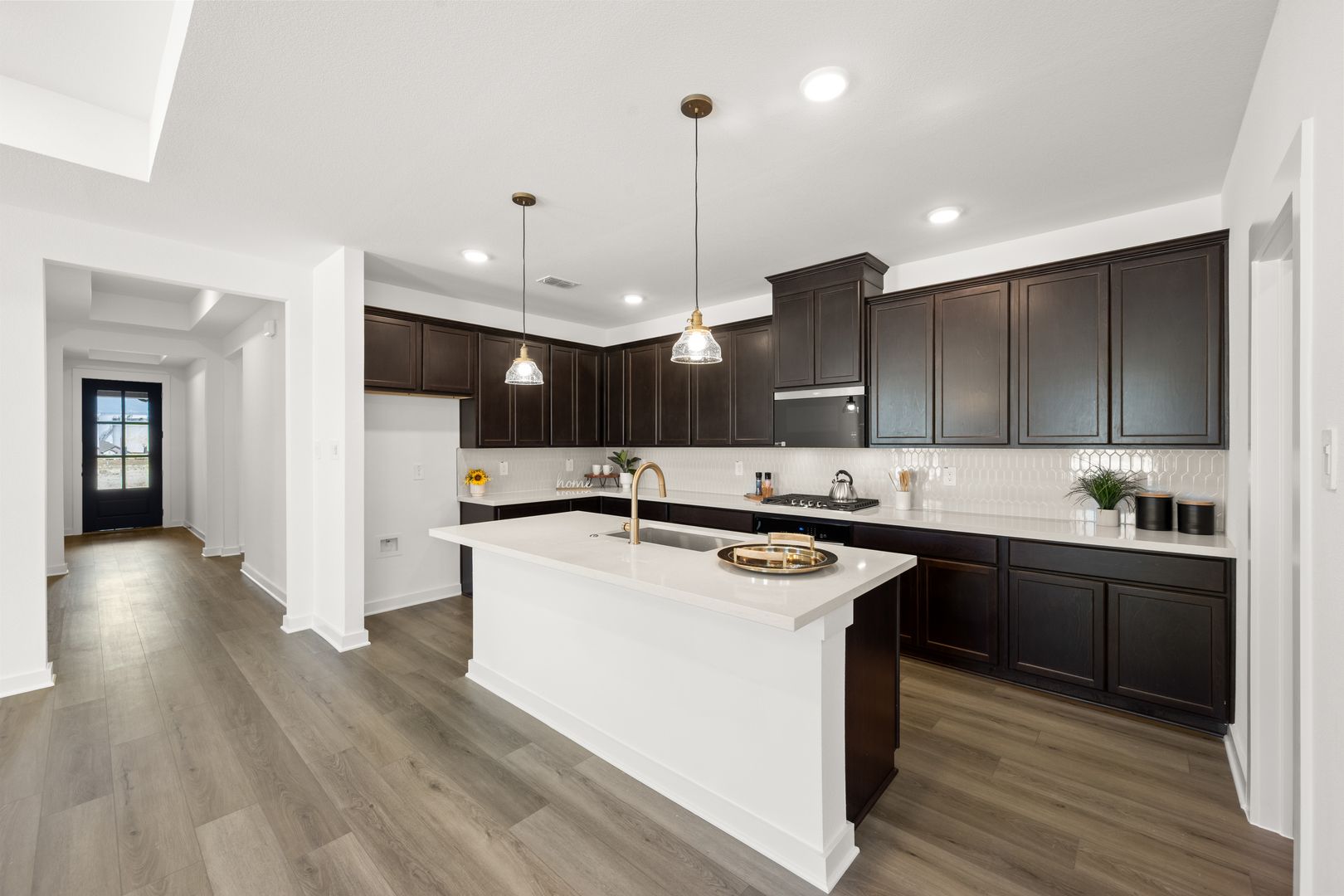 17_372 Deer Ridge- Kitchen-1
