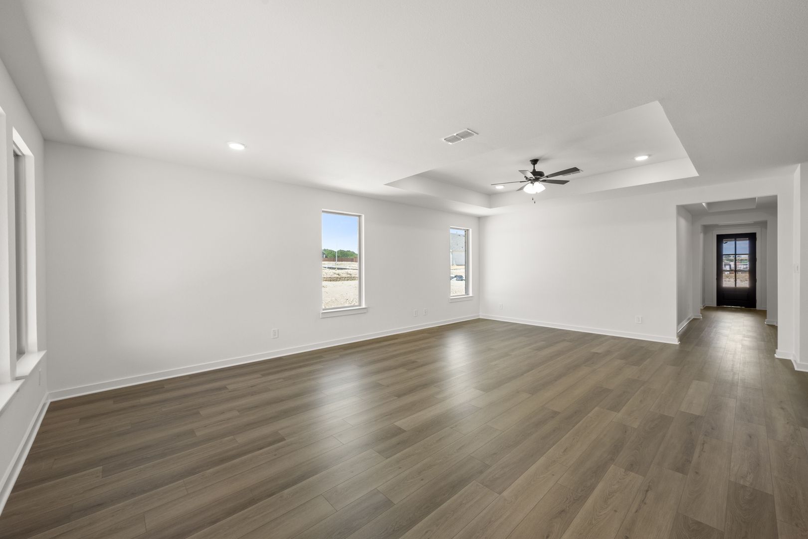 16_372 Deer Ridge- DiningRoom-2